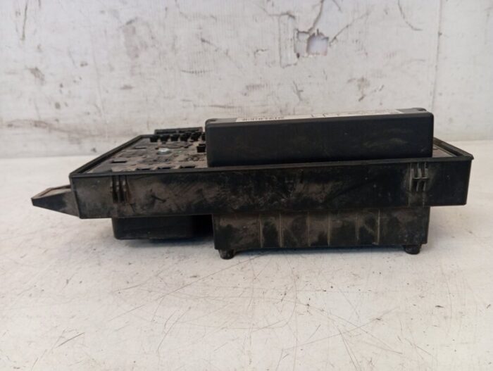Caja Reles Fusibles Opel Zafira B 2007