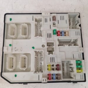 Caja Relés Fusibles Renault Megane III 2015 gasolina