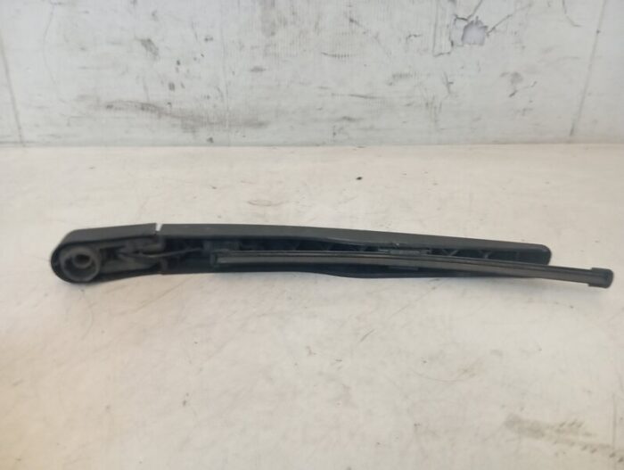 Brazo Limpiaparabrisas Trasero Ford KA+ 2016