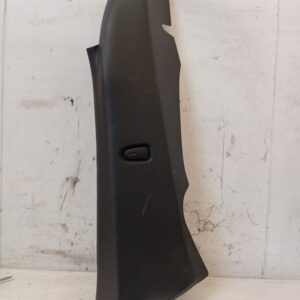 Moldura asientos traseros lado derecho Seat Ibiza V FR (KJ1, KJG) 2024
