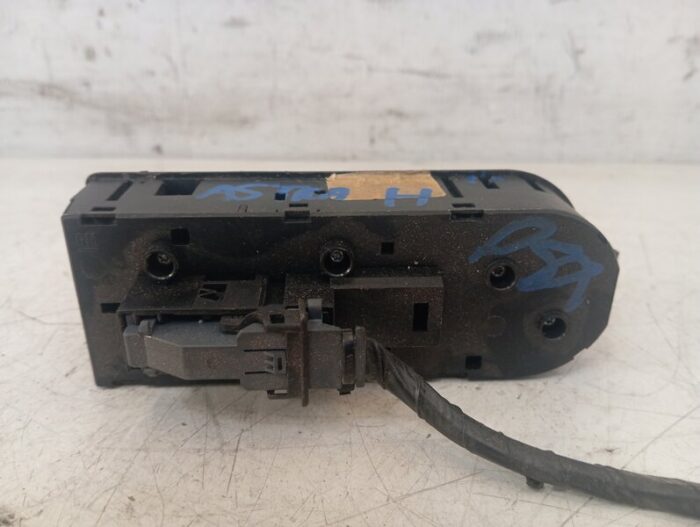 Mando elevalunas delantero izquierdo Opel Astra H 2005