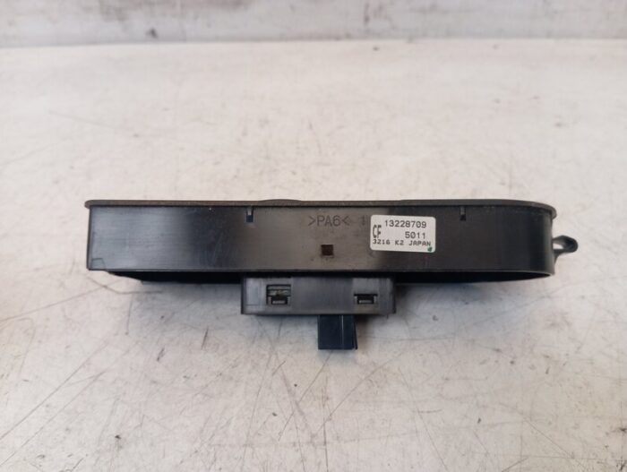 Mando Elevalunas Delantero Derecho Opel Zafira B 2007