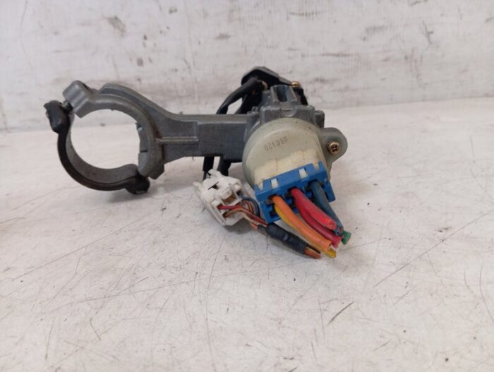 Clausor bombin de arranque con llave Hyundai Matrix 2003