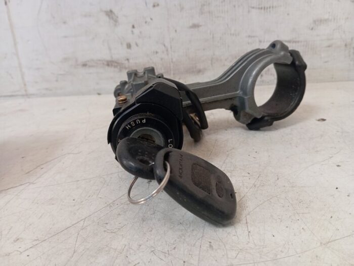 Clausor bombin de arranque con llave Hyundai Matrix 2003