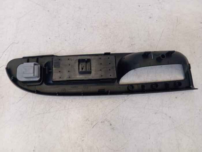Mando Elevalunas Delantero Izquierdo Volkswagen Passat B6 (3C2) 2007