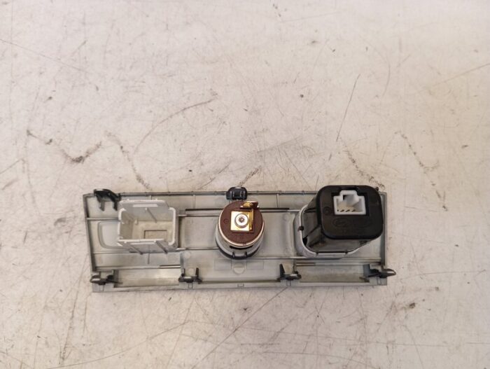 Modulo cargador USB Hyundai i20 III (BC3, BI3) 2021