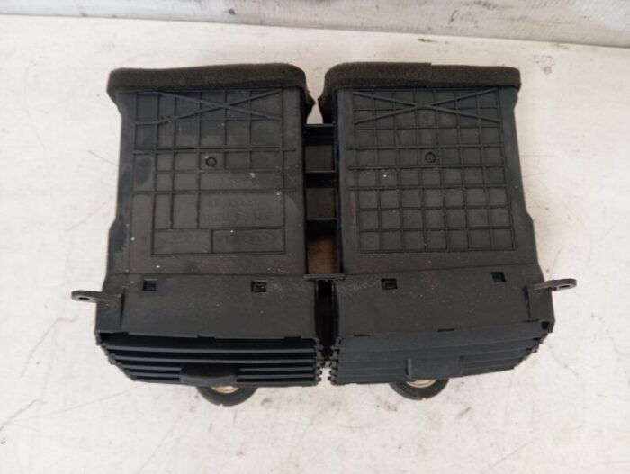 Rejilla Aireadora central Kia Sportage 2007