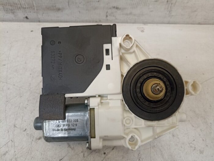 Motor elevalunas delantero derecho Audi A3 (8P) 2005