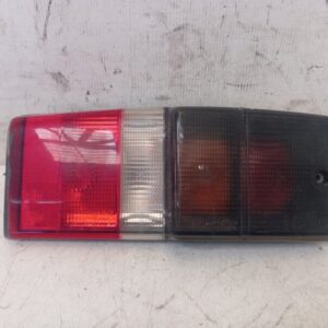Piloto trasero izquierdo Nissan Patrol III 260 1994