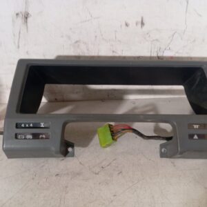 Tapa cuadro instrumentos Nissan Patrol III 260 1994