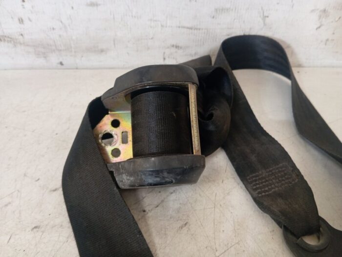 Cinturón de seguridad delantero izquierdo Nissan Patrol III 260 1994