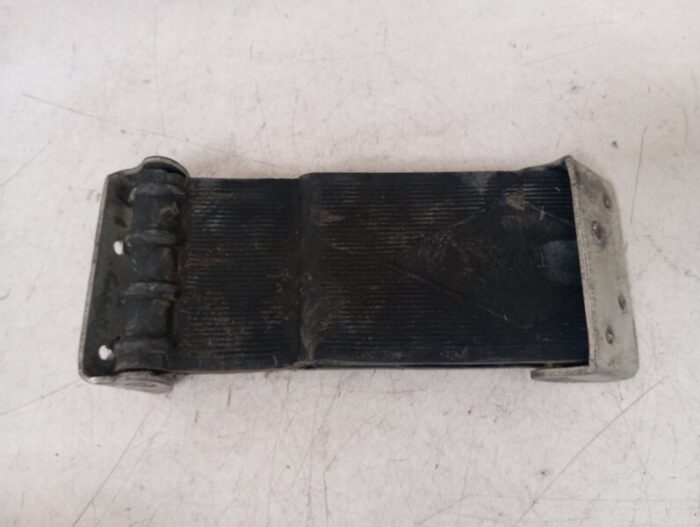 Bisagra de goma puerta trasera izquierda Nissan Patrol III 260 1994