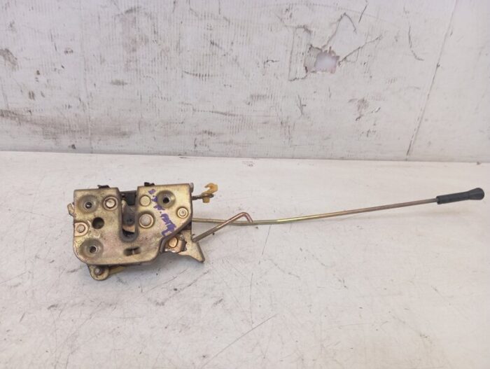 Cerradura delantera derecha Nissan Patrol III 260 1994