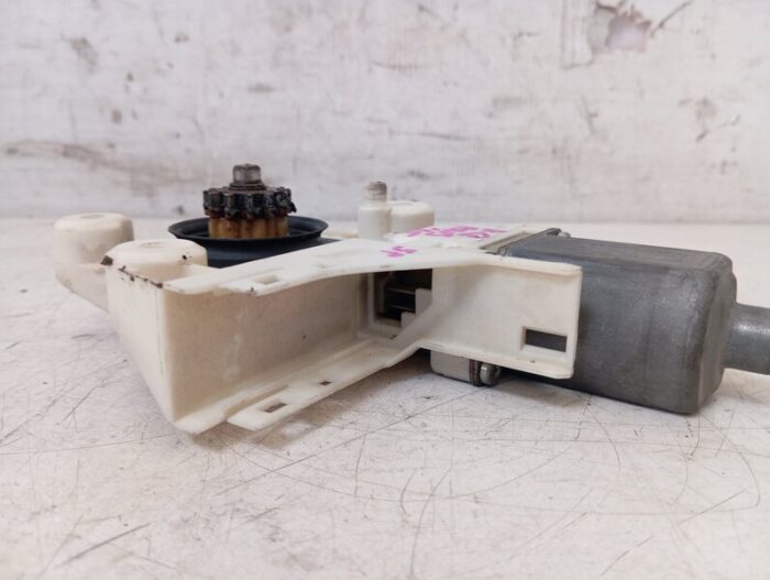 Motor elevalunas delantero izquierdo Ford Focus II 2005