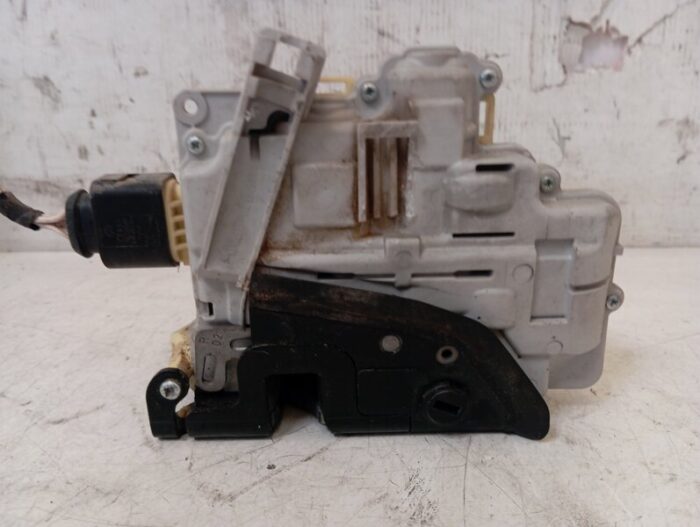 Cerradura trasera derecha Volkswagen Passat B6 (3C2) 2007
