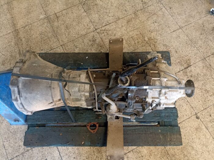 Caja de cambios con transfer Nissan Patrol III 260 TD27T 1994 diésel