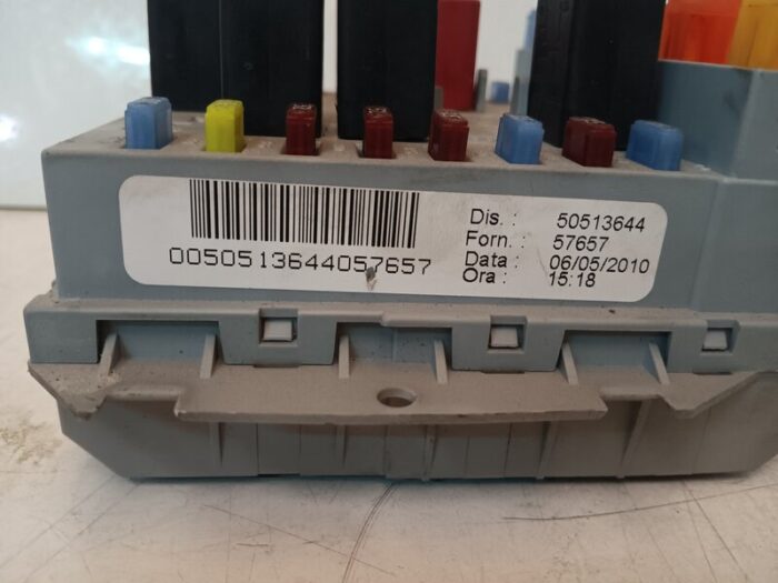 Caja relés fusibles Alfa Romeo 159 2010 diésel