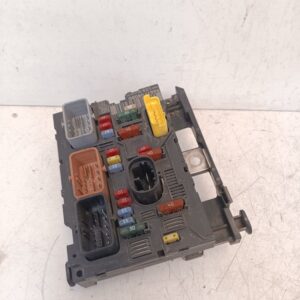 BSM caja relés fusibles Citroën C4 Picasso 2007