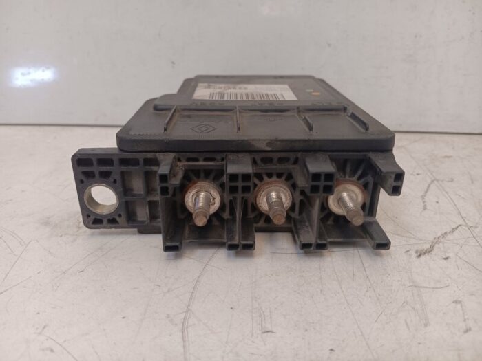 Módulo de distribución eléctrica de batería Renault Laguna III 2008