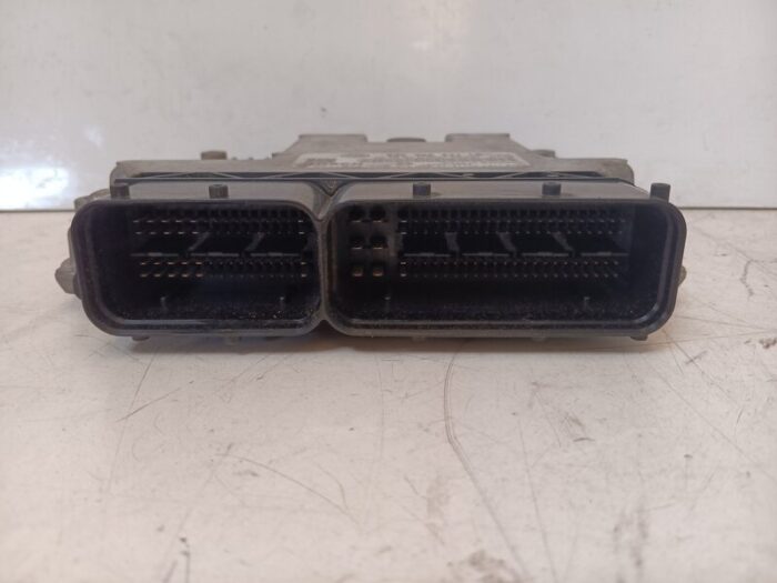 Centralita motor UCE Volkswagen Passat B6 2007 diésel