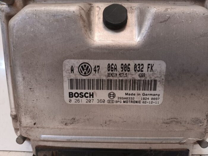 Centralita motor UCE Volkswagen Golf IV 2003 2.0 Gasolina