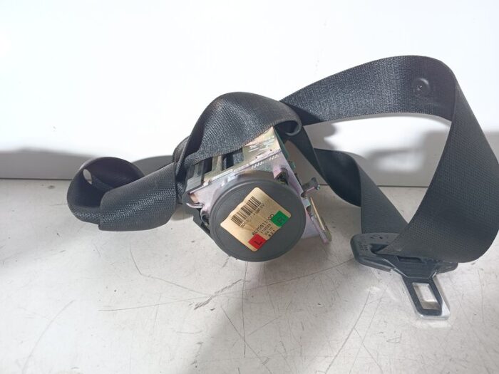 Cinturon seguridad trasero derecho BMW Serie 1 (E81/E87) 2011