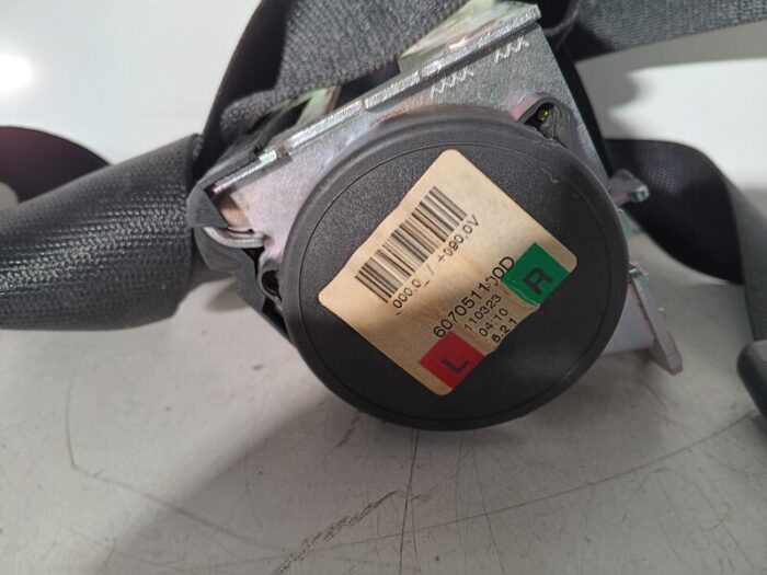 Cinturon seguridad trasero derecho BMW Serie 1 (E81/E87) 2011