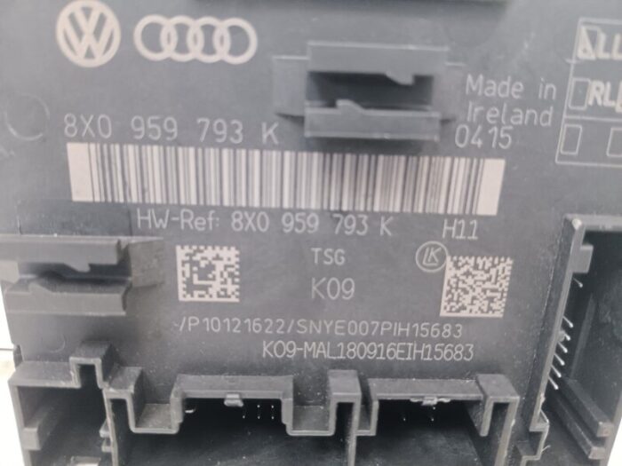Módulo confort lado izquierdo Audi A1 (8X) 2017