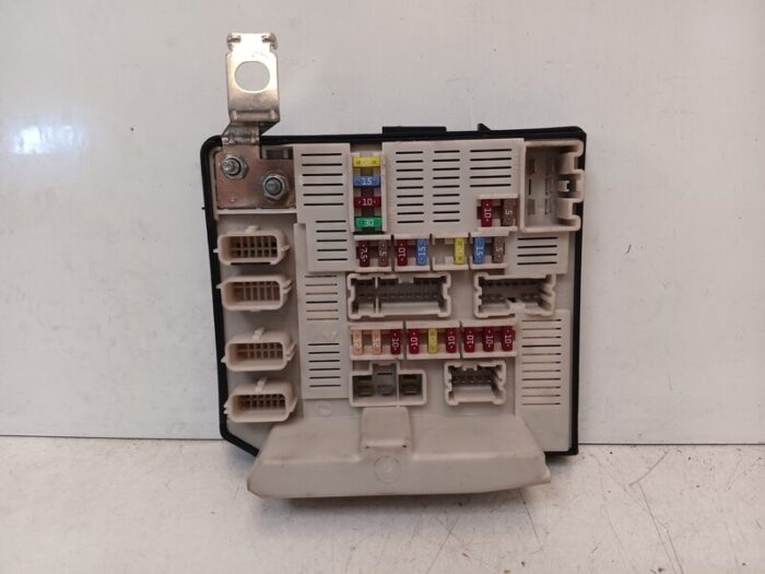 Caja relés fusibles Renault Scenic II 2007