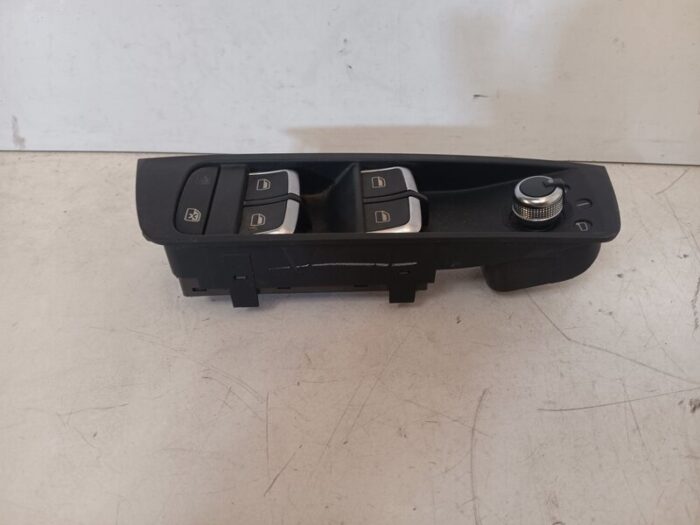 Mando elevalunas delantero izquierdo Audi A1 (8X) 2017