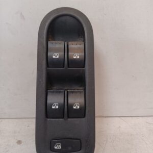 Mando elevalunas delantero izquierdo Renault Scenic II 2007
