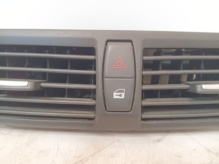 Rejilla aireadora BMW X1 XDRIVE 18D (E84) 2011