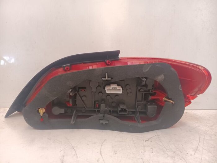Piloto trasero izquierdo peugeot 406 1999