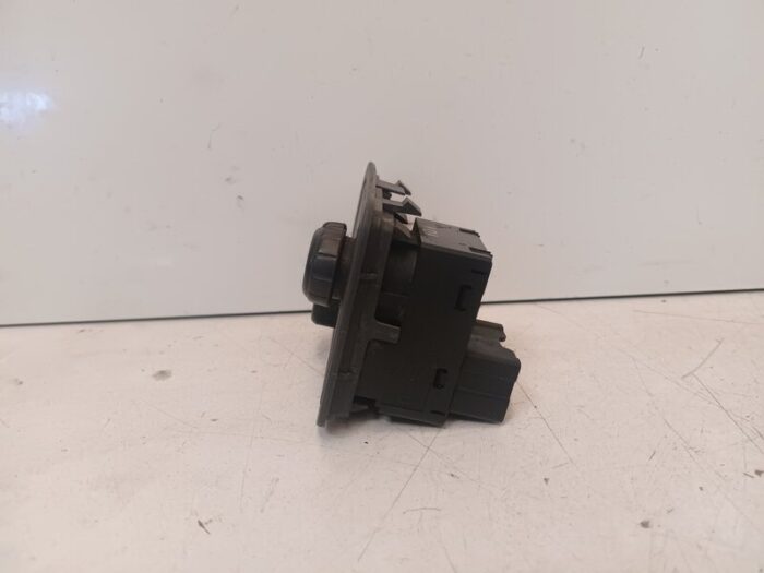 Mando de regulación eléctrica de retrovisores y de altura de faros Nissan Almera II N16 2005