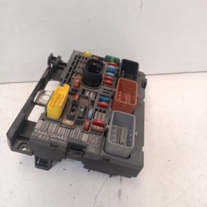 Caja relés fusibles Citroën C4 Picasso 2007 diésel