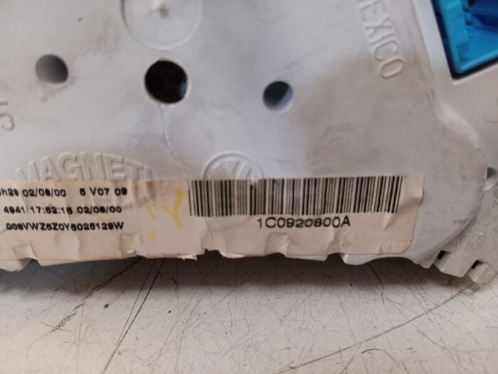 Cuadro instrumentos Volkswagen New Beetle 2001