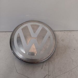Tapa emblema portón maletero Volkswagen New Beetle 2001