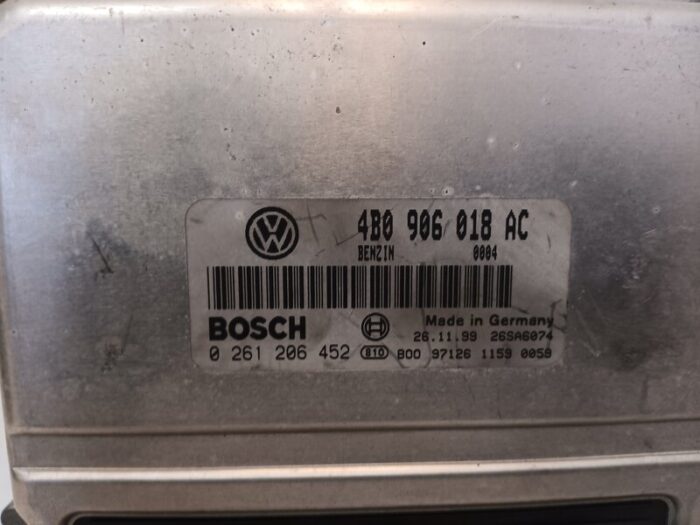 Centralita motor UCE Volkswagen Passat (3B2) 1.8 5V 2000