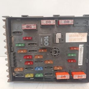 Caja reles / fusibles Volkswagen Passat (B6) 2007