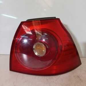 Piloto trasero derecho exterior Volkswagen Golf V 2004