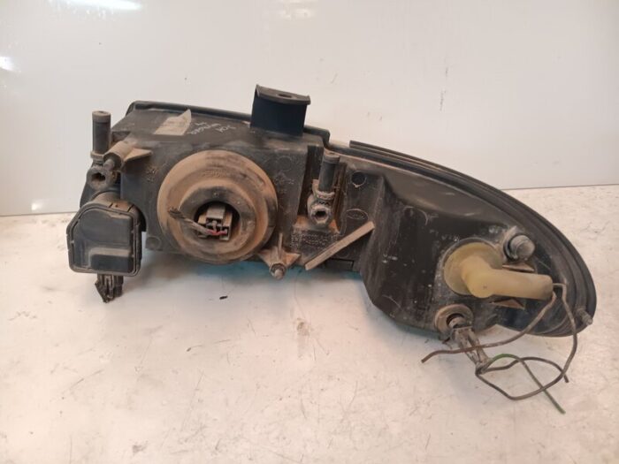 Faro delantero derecho Chrysler Voyager III 2000