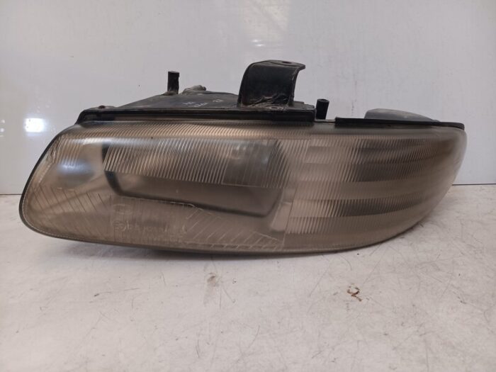 Faro delantero izquierdo Chrysler Voyager III 2000