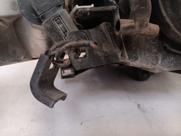 Faro izquierdo BMW Serie 3 320 E46 2004