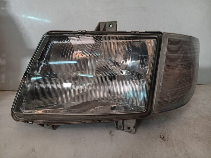 Faro izquierdo Mercedes Vito 110 (W638) 1996