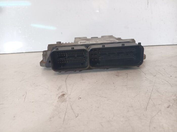 Centralita motor UCE Seat Toledo III (5P2) 1.9 TDI BXE 2006 diésel