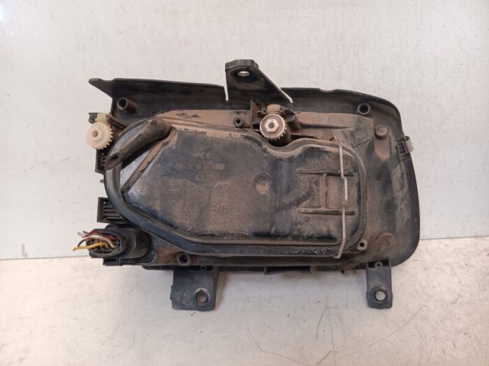 Faro izquierdo Volkswagen Polo III (6N2) 2000