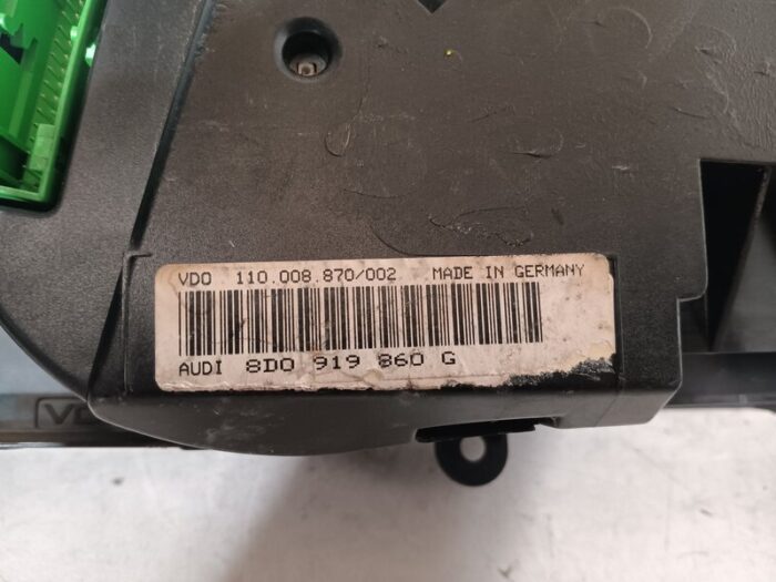 Cuadro de instrumentos Audi A4 (8D2, B5) 1998 gasolina