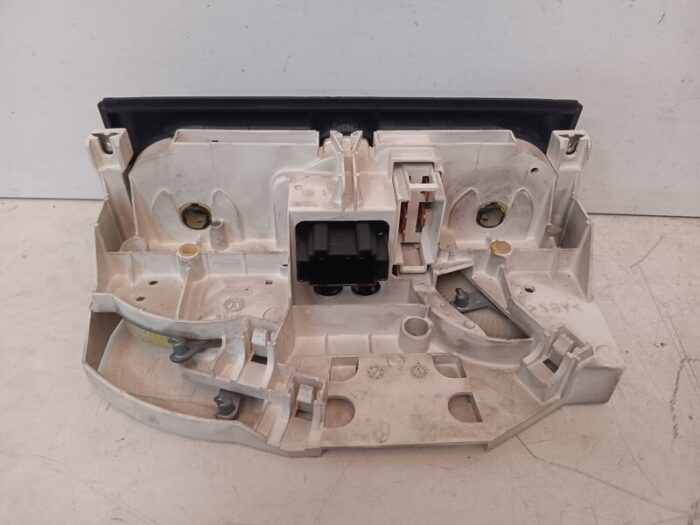 Mando calefaccion y aire acondicionado Volkswagen Golf IV 2001