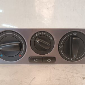 Mando calefacción y aire acondicionado Volkswagen Passat (3B2) 2004