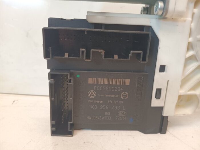Motor elevalunas delantero izquierdo Volkswagen Passat B6 2007
